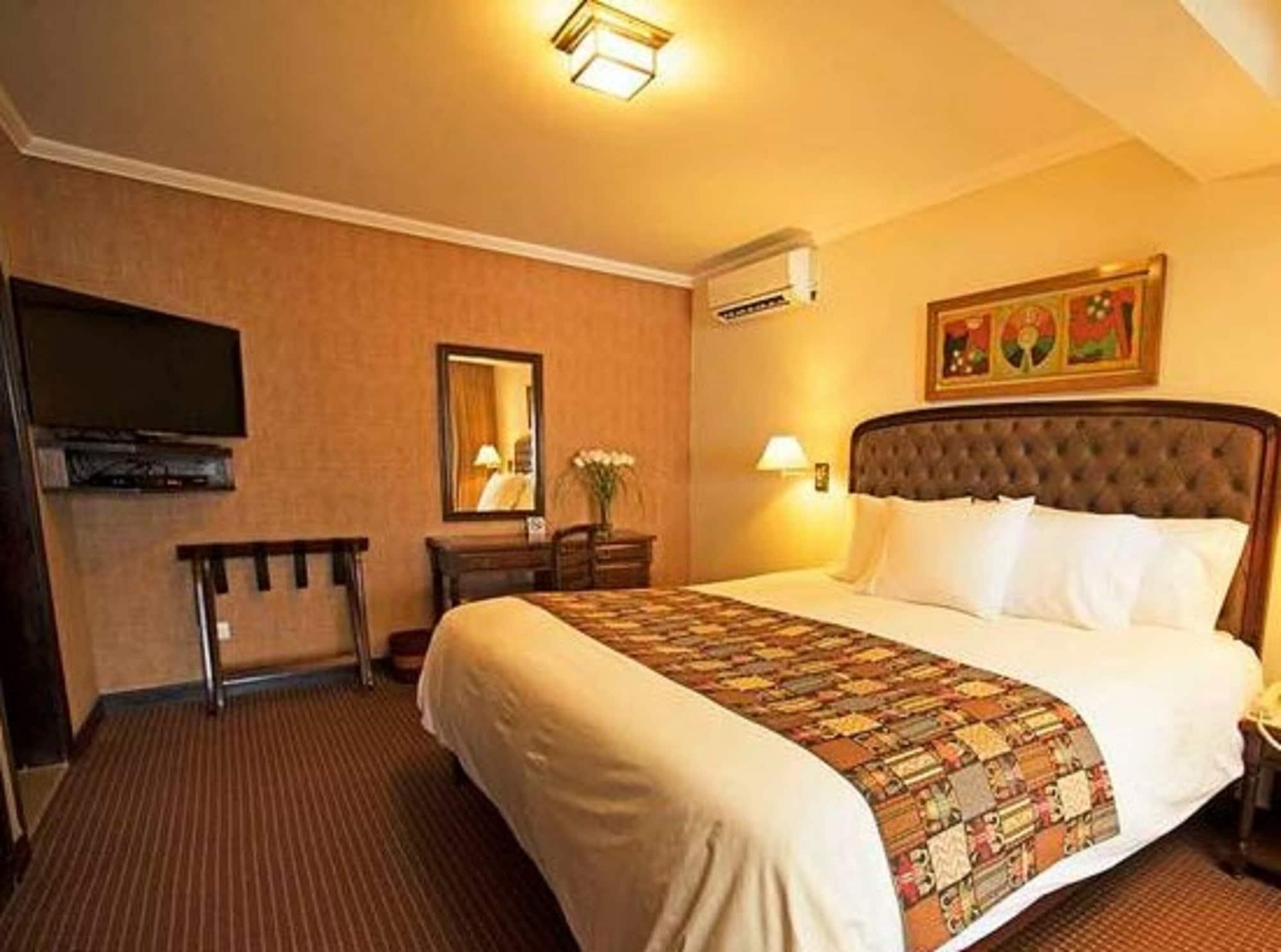 La Hacienda Miraflores Hotel 4*